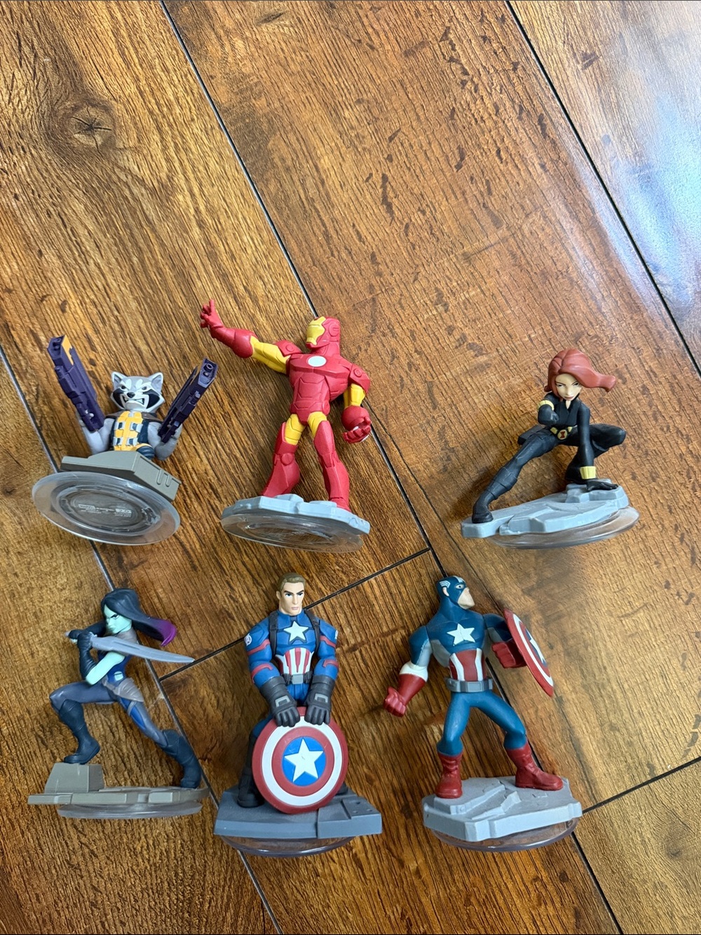 Marvel Collectible Action Figures Set